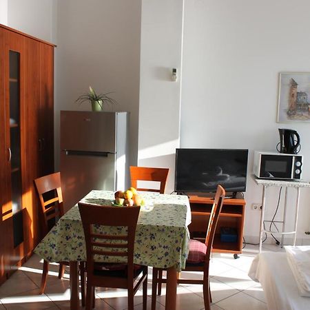 Pile Apartments 3 Омиш Экстерьер фото