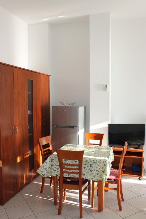 Pile Apartments 3 Омиш Экстерьер фото