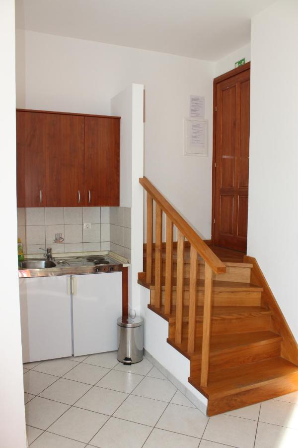 Pile Apartments 3 Омиш Экстерьер фото