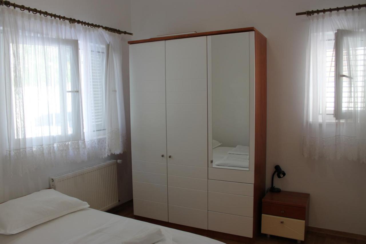 Pile Apartments 3 Омиш Экстерьер фото